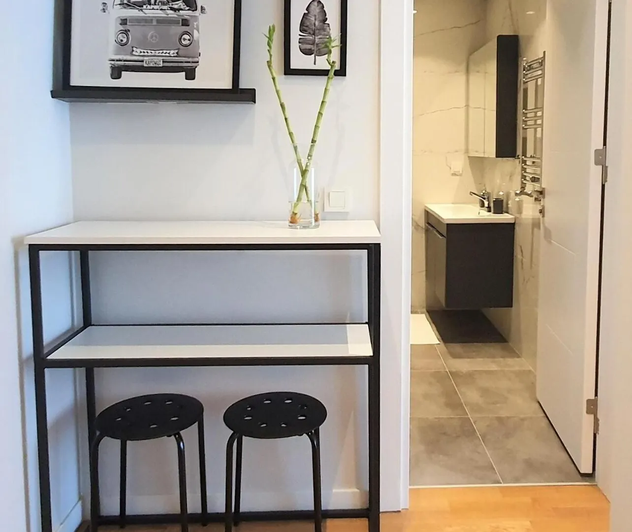 Near Airport Metro 1-Bdr Apartment Gympool Istanbul Turkey