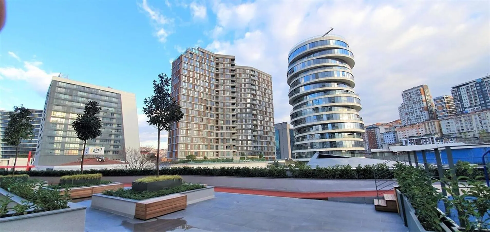 Near Airport Metro 1-Bdr Apartment Gympool Istanbul